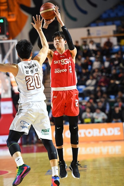 서울 SK 나이츠 포워드 최준용이 슛을 시도하고 있다. 사진=KBL