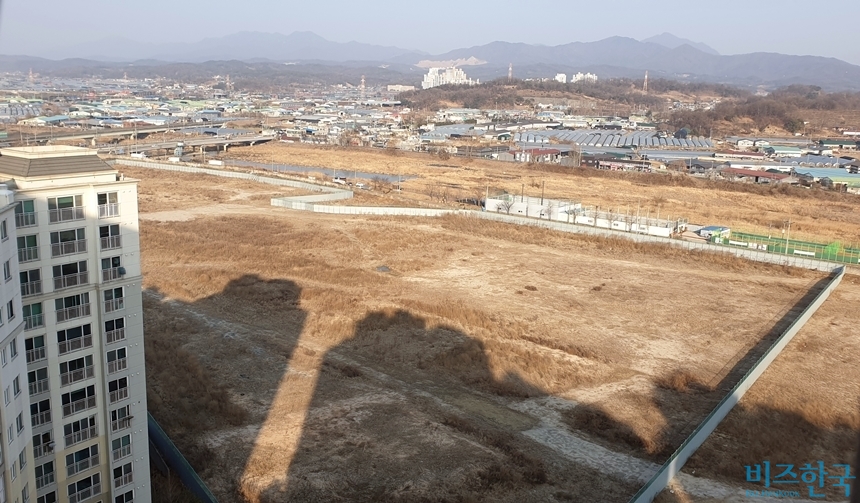 롯데그룹이 국방부와 교환해 현재 롯데상사가 소유한 남양주 퇴계원 부지.  사진=유시혁 기자