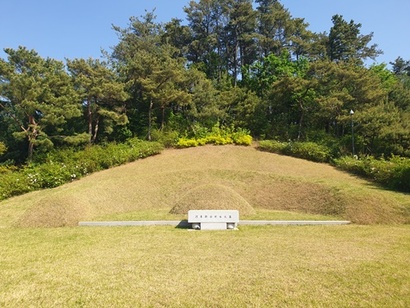 고 정세영 HDC현대산업개발 명예회장의 묘지는 2005년 상수원보호구역에 조성됐다. 그의 장남인 정몽규 HDC현대산업개발 회장은 벌금과 이행강제금을 내며 불법 조성된 묘지를 그대로 유지하고 있다. 사진=정동민 기자