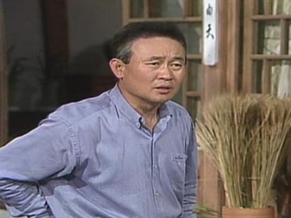 딸들 덕분에 행복하면서도 근심 걱정이 잦아들 날 없었던 정 많은 아버지 혁주. 드라마 후반, 당돌한 여고생(김소연)을 만나며 그녀의 엄마와 재혼할 분위기가 조성되었으니 이후 혁주도 행복하게 오래오래 살았기를. 사진=KBS 홈페이지