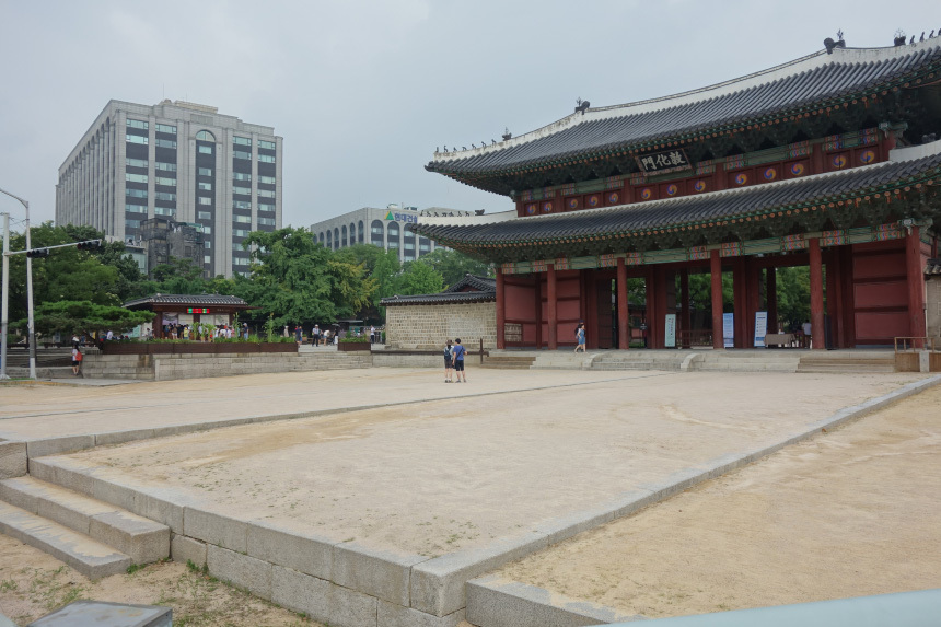 19세기 말 흥선대원군이 경복궁을 중건하기 이전까지 270여 년 동안 조선의 임금은 대부분 창덕궁에 머물렀다. 창덕궁의 정문인 돈화문. 사진=구완회 제공