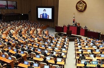 지난 1일 오후 서울 여의도 국회 본회의장에서 열린 382회 정기국회 개원식에서 박병석 국회의장이 개원사를 하고 있다. 사진=이종현 기자