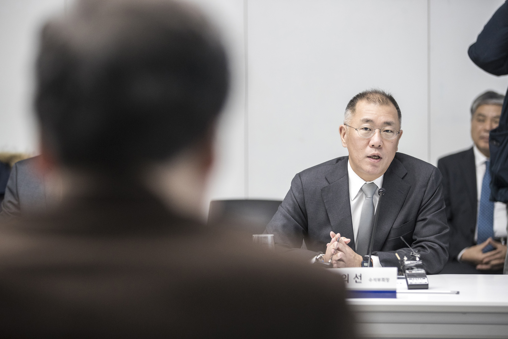 핫 CEO] 현대차그룹 총수 자리 오른 정의선 회장, 그룹 향방은? | 비즈한국