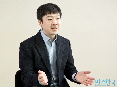 정재훈 가천대 의대 예방의학과 교수에게 화이자가 개발한 코로나19 백신의 효과에 대해 이야기를 들었다. 사진=임준선 기자