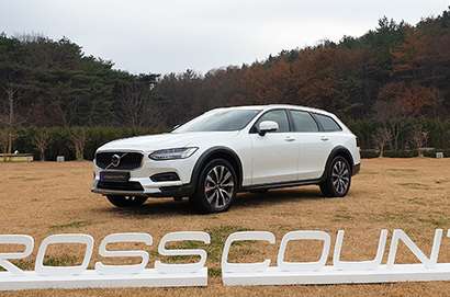 마일드 하이브리드 엔진이 적용된 볼보 V90 크로스컨트리 B5. 사진=정동민 기자