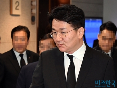 지난 1월 고 신격호 롯데그룹 회장의 빈소를 찾은 조원태 한진그룹 회장.  사진=최준필 기자