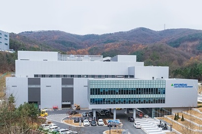 현대건설기계가 KCC 소유 부지를 매입해 준공한 ‘기술혁신센터’. 사진=현대건설기계 제공