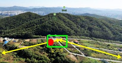 김범수 카카오 이사회 의장의 남서울파크힐 내 단독주택은 고갯마루  정상과 가까운 평평한 곳에 위치해 계절의 바람을 피하기 어렵다.  사진=네이버지도 항공뷰