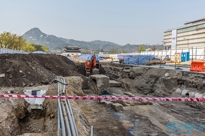 1사 1공구제는 담합을 유도하는 효과가 있었고 실제로도 그렇게 됐다. 이 때문에 1사 1공구제는 2015년 전면 폐지됐다. 서울 종로구 광화문 광장 공사 현장으로 기사의 특정 내용과 관련없다. 사진=최준필 기자