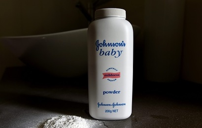 미국 건강의약품 기업 존슨앤존슨의 베이비파우더. 현재는 판매가 중단됐다. 사진=연합뉴스