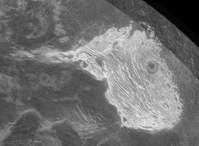 금성에서 가장 높은 맥스웰산을 레이더로 관측한 이미지. 사진=Smithsonian Institution