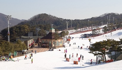 스키장업계는 거리두기가 강화에 객실 예약이 줄지어 취소되자 실망한 기색이 역력하다. 사진=임준선 기자