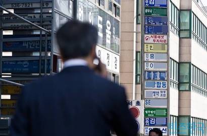 서울 서초구 법원로 일대 서초동 법조타운. 기업 사건을 따내기 위한 로펌들의 경쟁이 점점 더 치열해지고 있다. 사진=최준필 기자