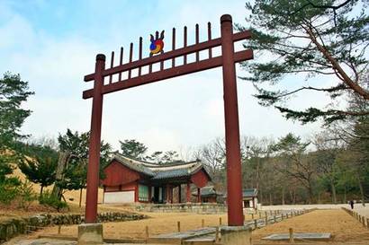 정릉 홍살문에서 본 정자각. 사진=구완회 제공