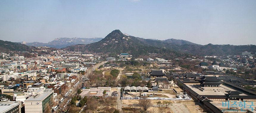 대통령 집무실을 용산으로 이전한다는 소식에 인근 개발 규제가 완화될 거란 기대감이 나오고 있다. 사진=임준선 기자