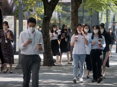 정부는 매장 내 일회용품 사용 금지 제도를 4월 1일부터 재개했지만 논란이 일자 과태료 처분은 하지 않는 계도 기간을 두기로 했다. 사진=시사저널 이종현 기자