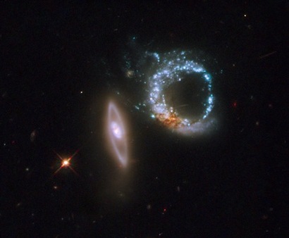 Arp 147. 사진=NASA, ESA