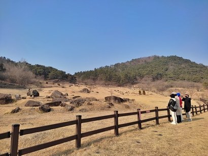 매산마을을 중심으로 사방 약 1.5km에 걸쳐 있는 고창고인돌유적은 고인돌 왕국인 한반도에서도 단일 구역으로는 가장 큰 고인돌 군집이다. 사진=구완회 제공