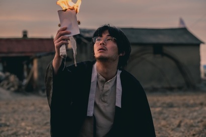 윤서하의 이복동생 김영호로 등장한 류경수 또한 ‘지옥’ ‘정이’에서 연상호 감독 및 김현주와 호흡을 맞춘 바 있다. 설정된 캐릭터의 특성 때문이기도 하지만 ‘정이’에 이어 이번 작품에서도 다소 과한 톤의 연기로 임해 호불호가 강하게 갈릴 것으로 보인다. 사진=넷플릭스 제공