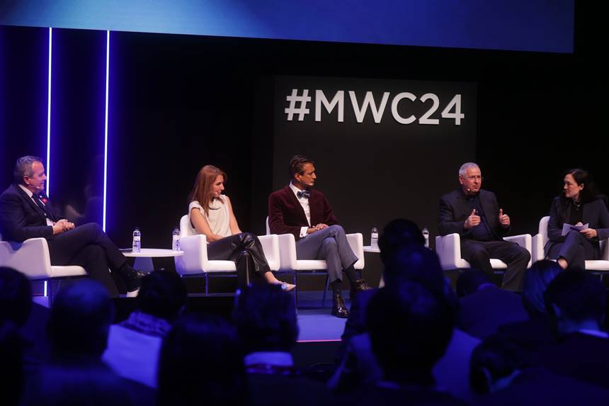 지난 2월 스페인 바르셀로나에서 열린 MWC 2024. MWC는 통신, 전자 분야에서 가장 영향력 있는 박람회로 올해는 세계 각국에서 10만 명이 모였다. 사진=MWC