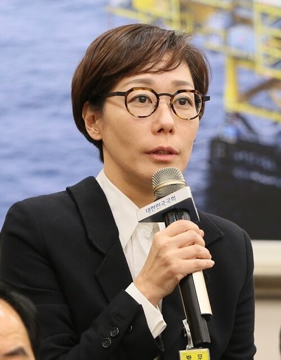 구지은 아워홈 대표이사 부회장은 언니 구미현, 구명진 씨와 2021년 4월 의결권을 통일하기로 한 주주간계약 맺었지만, 법원은 선행 합의가 없었다는 이유로 의결권 행사 가처분 청구를 기각했다. 사진=연합뉴스