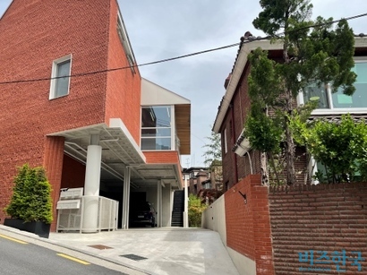이준호 NHN 회장 개인회사가 사들인 삼성동 현대주택단지 인근 두 건물. 사진=양휴창 기자