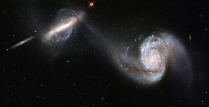 인접한 두 은하가 서로의 중력으로 상호작용을 주고받는 경우를 은하쌍으로 정의한다. 사진=NASA, ESA, and the Hubble Heritage Team(STScI/AURA)