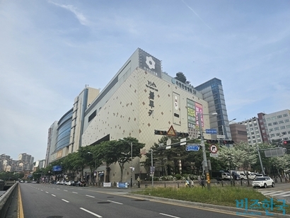 한국토지주택공사(LH)가 경기 용인시 동백지구 테마형 상가 ‘쥬네브’(사진)를 조성하고자 민간과 합작해 설립한 시행사가 최근 파산한 것으로 확인됐다. 사진=차형조 기자