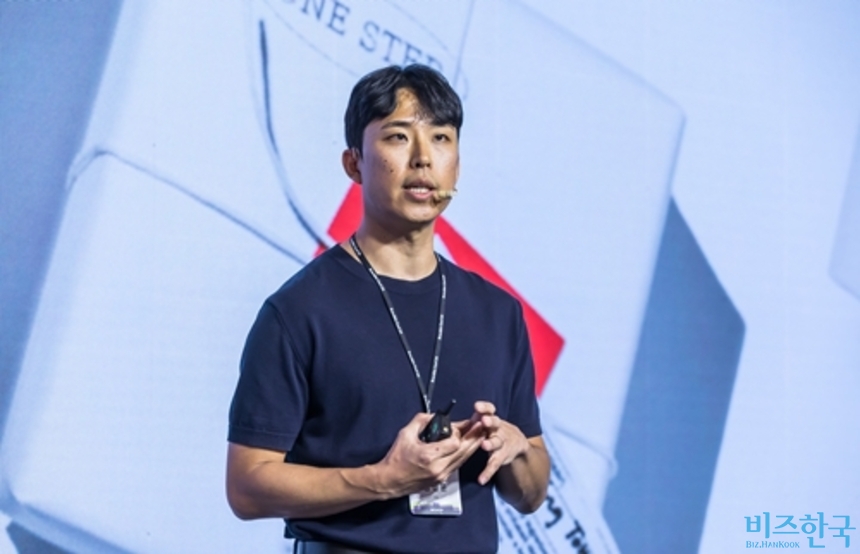 [BbCONF] 김성윤 헤즈 크리에이티브 디렉터 "패키지 자체가 브랜드 경험... - 뉴스 썸네일 이미지