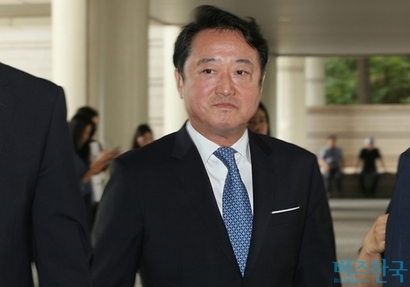[단독] 코오롱 계열사들, 이웅열 명예회장 땅에 건물 신축 "그룹 역사관 용도"