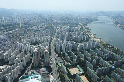 집값의 상승은 일정한 경로와 논리를 따라 움직인다. 사진은 서울 강남·송파구 일대. 사진=연합뉴스