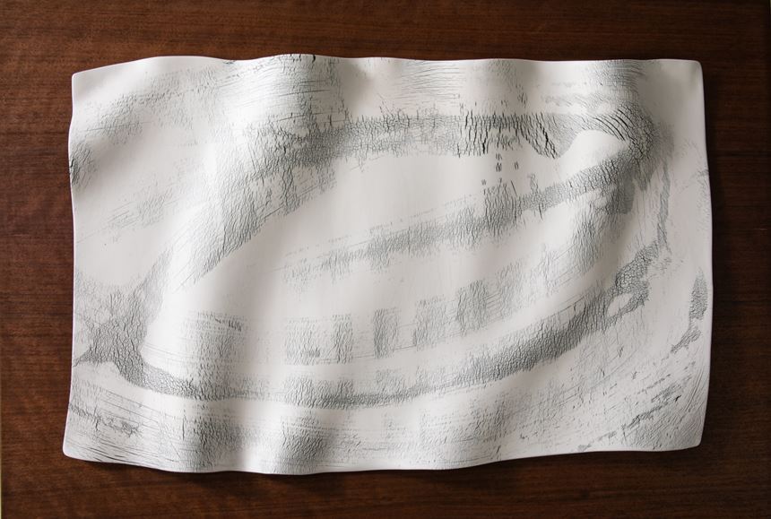 내 마음 별과 같이1: 72×50cm 나무패널에 도자기(백자, 상감) 2023