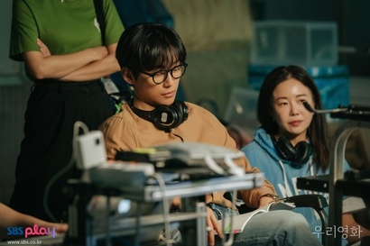 첫 영화 ‘청소’로 청룡영화상 감독상과 각본상을 거머쥔 이제하. 그러나 이후 5년간 차기작을 찍지 못하며 소포모어 징크스에 시달리는 중이다. 사진=SBS 제공