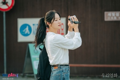 제하가 아버지의 영화를 리메이크하기로 결심하며 알게 된 시한부 환자 자문의 이다음. 아프기 전부터 배우를 꿈꾸던 이다음은 영화 주인공 오디션을 통해 주연을 거머쥔다. 사진=SBS 제공