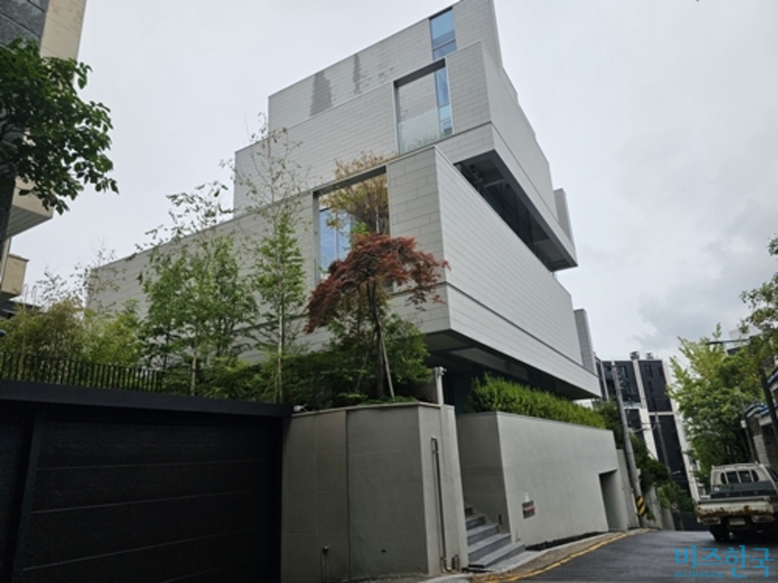 [단독] CJ 오너4세 이선호, 논현동 빌딩 170억에 매입