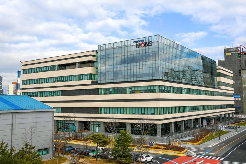현대모비스 울산 전동화공장에 태양광설비를 설치해 운영하고 있는 모습. 사진=현대모비스 제공