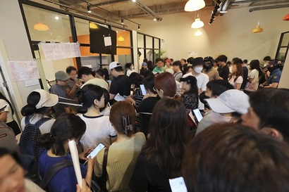 2024년 7월 티메프의 미정산 문제가 불거지며 환불을 요구하는 소비자들이 티몬 신사옥으로 몰려왔다. 사진=박정훈 기자