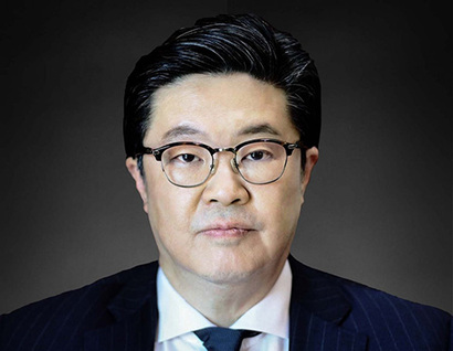홈플러스 직원엔 침묵하더니…김병주 MBK 회장, 뜬금없는 장학생 격려에 뒷말