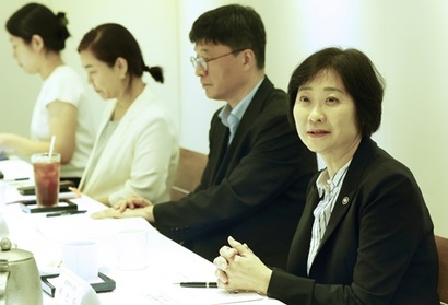 지난 6일 보건복지부는 AI 복지·돌봄 혁신 방안을 논의하기 위한 전문가 간담회를 개최했다. 사진=보건복지부 제공