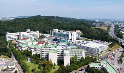 장호성 단국대병원 이사장과 부친 장충식 명예 이사장은 유니온약품에서 고문료와 차용계약 등을 통해 리베이트 수수를 위장하고, 다른 도매업체에서도 억대 금품을 받아 입찰을 조작한 혐의를 받고 있다. 단국대병원 전경. 사진=단국대학교 홈페이지