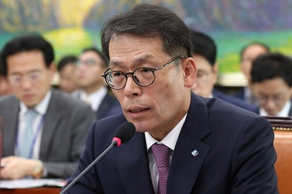 2023년 국정감사에 출석해 질의에 답변하고 있는 김성태 IBK기업은행장. 사진=박은숙 기자