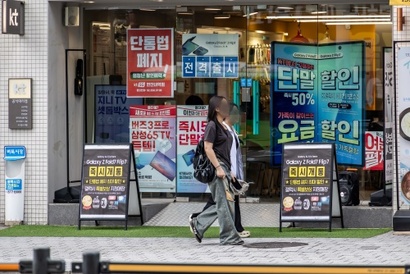 SK텔레콤과 KT, LG유플러스 등 이동통신 3사가 운영 중인 요금제 수가 718개에 이르는 것으로 파악된다. 소비자들이 요금제 선택에 오히려 혼란을 느끼고 어려움을 느끼고 있어 정부가 연내 '통합요금제' 출시를 준비 중이다. 사진=최준필 기자