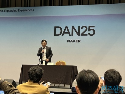 AI 거품론이 거론되는 가운데 김유원 네이버클라우드 대표는 “실제 가치를 만들어내는가가 중요하다”는 생각을 드러냈다. 6일 네이버 연례 콘퍼런스 기자간담회에 참석한 김 대표. 사진=강은경 기자