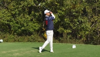 골프의 낭만은 배려와 여유, 그리고 지켜야 할 것을 지키는 마음에서 시작된다. 43세에 KPGA 첫 승을 거둔 김재호는 아버지 김용희의 99번 유니폼을 입어 화제를 모았다. 사진=SBS골프 화면 캡처