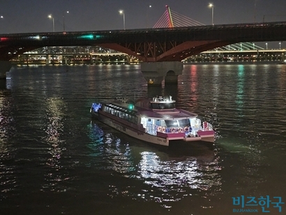 [단독] 한강버스 운영사, 선박 제조사에 '건조 지연' 손해배상금 통보