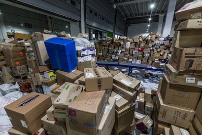 서울 송파구 서울복합물류센터에 택배물이 쌓여 있다. 사진=최준필 기자