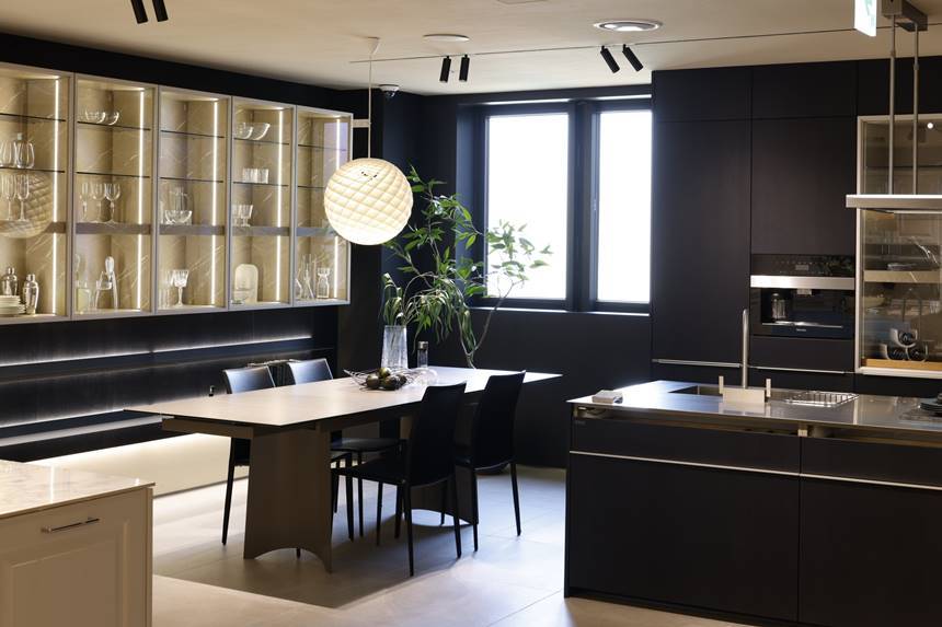 한샘dl 프리미엄 전략과 고객경험 중심 유통 채널 개편으로 침체된 인테리어 시장 속에서 차별화된 성장세를 이어가고 있다. 한샘의 프리미엄 키친 브랜드 ‘키친바흐’. 사진=한샘 제공