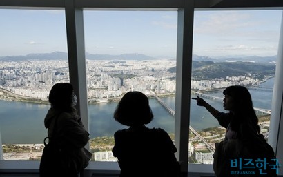 주택담보대출 금리 오르더니 아예 중단…실수요자도 전전긍긍