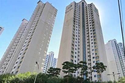 12월 1일부터 12월 5일까지 서울시 주거 매물 실거래가 집계 결과 주간 실거래가 1위를 차지한 서울 송파구 잠실동 레이크팰리스 전경. 사진=네이버지도 캡처