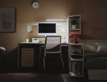 중·고등학생용 ‘조이A 측면형 책상’은 수납 책장을 활용해 학습 공간과 휴식 공간을 자연스럽게 분리할 수 있다. 사진=한샘 제공